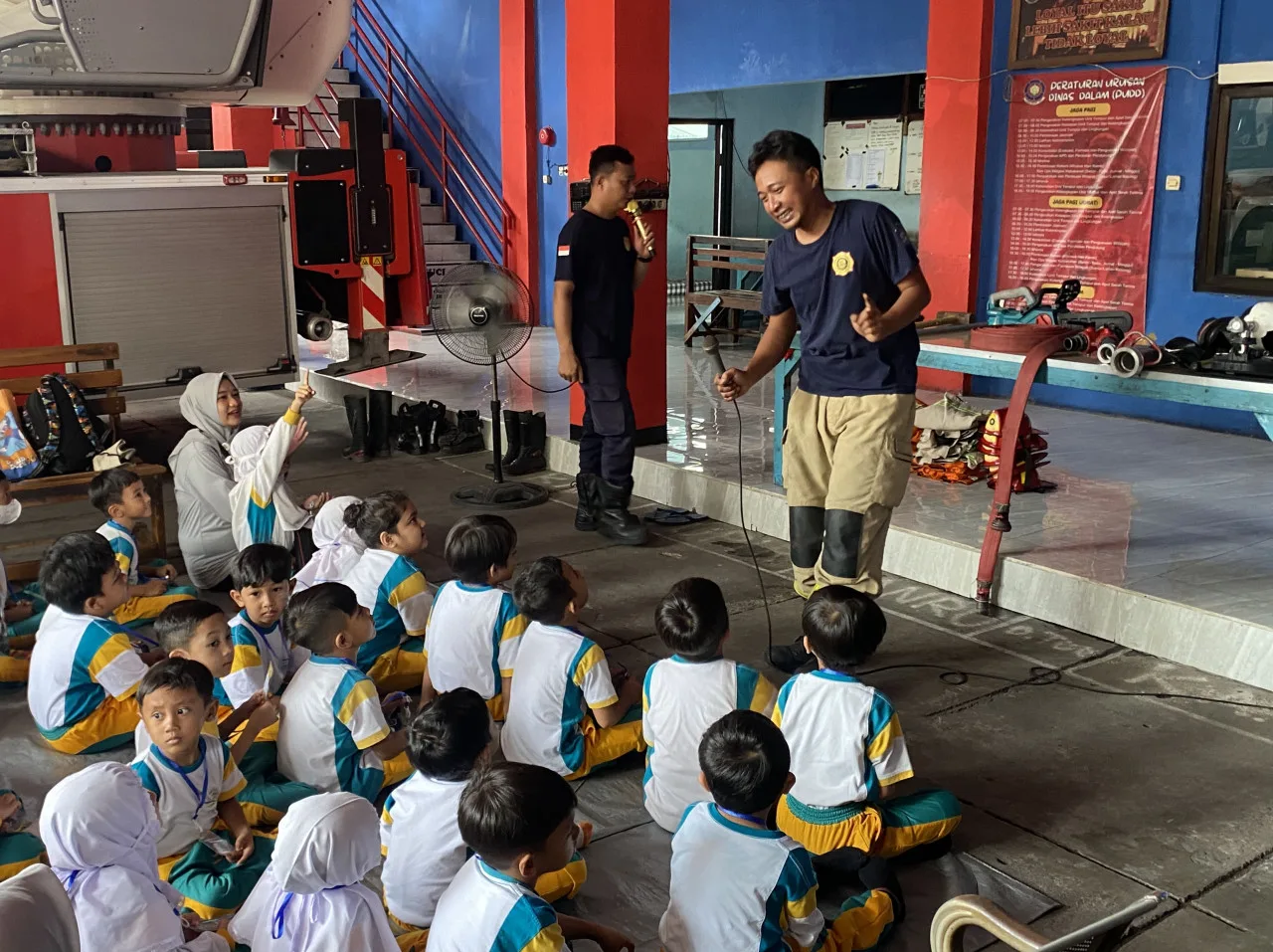 CIS Preschool Sidoarjo Outing Class to Fire Station