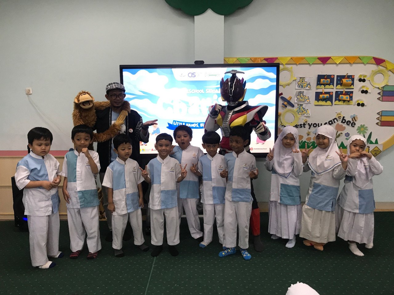 Cultivating Compassion: Preschool Chalidana Islamic School Sidoarjo Hosts Charity Drive and Community Iftar