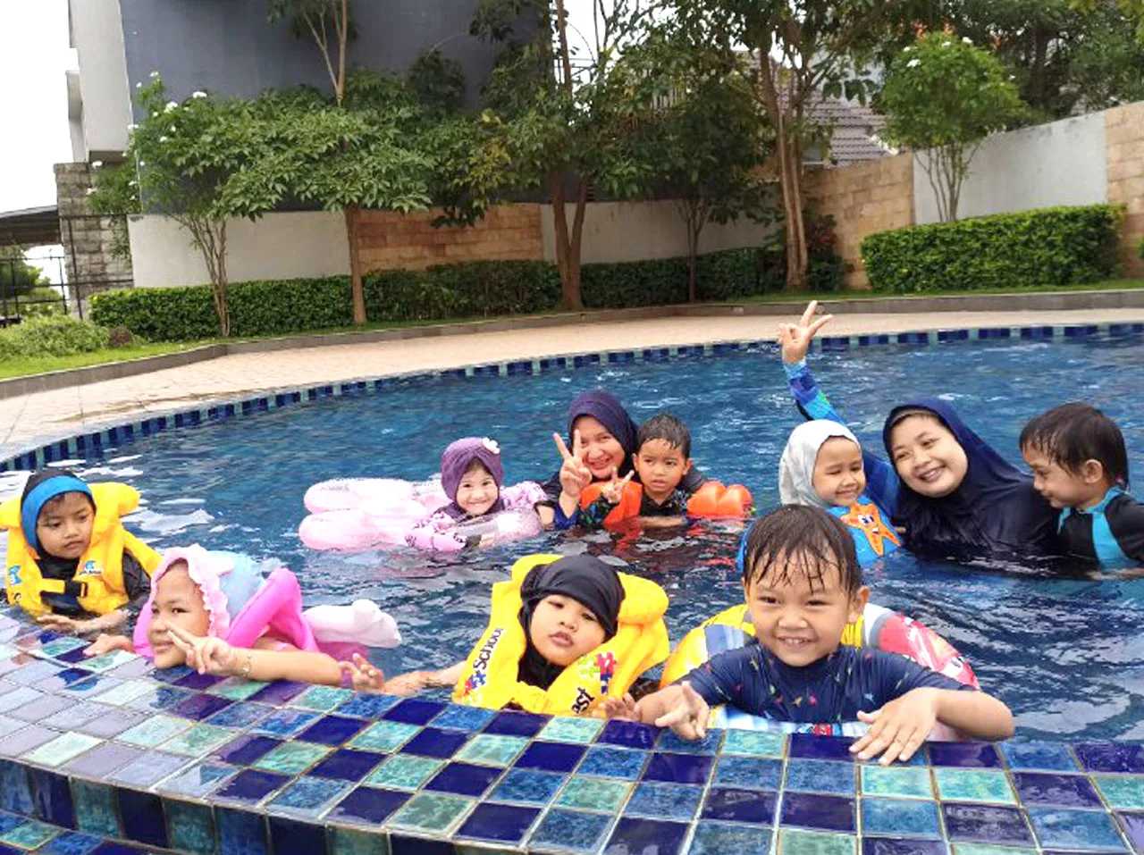 Swimming Time | CIS Juanda - Preschool