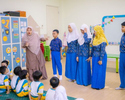 Comunity Service CIS Primary Gresik
