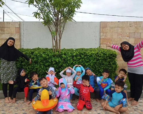 Swimming Time | CIS Juanda - Preschool