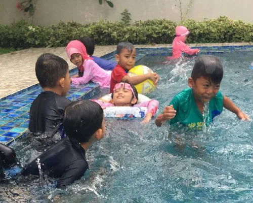 Swimming Time | CIS Menganti - Preschool