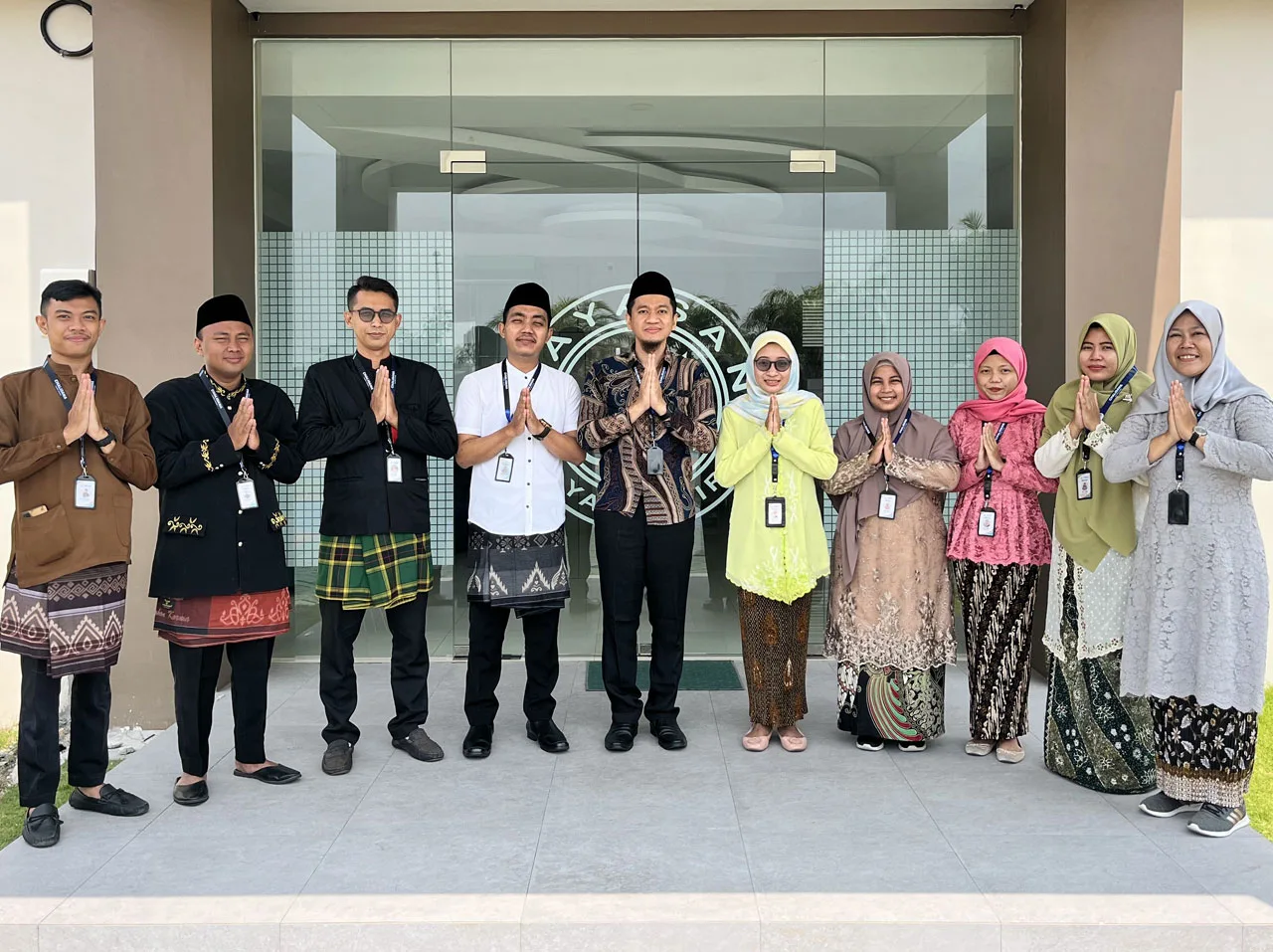 Wearing traditional outfits at the 536th anniversary of Gresik